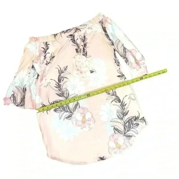 Beautiful Off shoulder Pink Dress with flowers - Picture 3 of 4